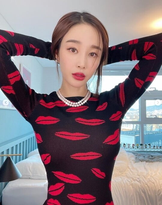 (사진=이사강 SNS)