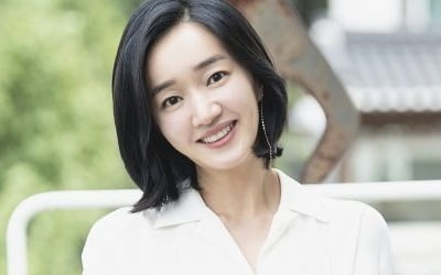 [TEN피플] 고현정 이어 수애도 고전…5년만 복귀에도 반응은 '미지근'