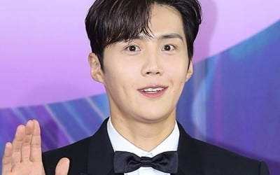 [TEN피플] 침묵하는 김선호, 떠들썩한 팬덤…사생활 논란에도 '핫'하다