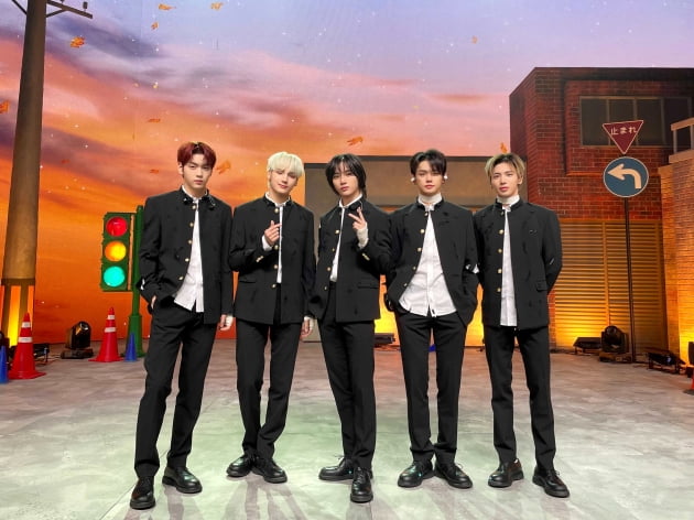 투모로우바이투게더, 열도 접수…日 후지TV '2021 FNS 가요제' 첫 출연