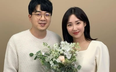 "셀프웨딩" 최희, 두 번째 결혼하나…화이트 드레스에 꽃다발까지 오해 받기 딱 [TEN★]