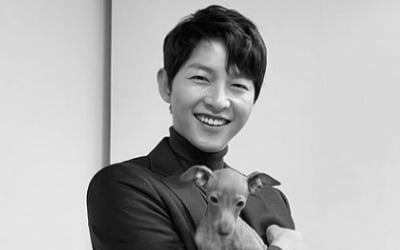 송중기, 흑백에도 빛난 아우라...역시 재벌집 막내아들 [TEN★]