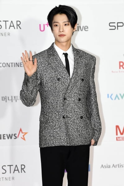 [TEN 포토] 우즈 '화려한 비주얼'