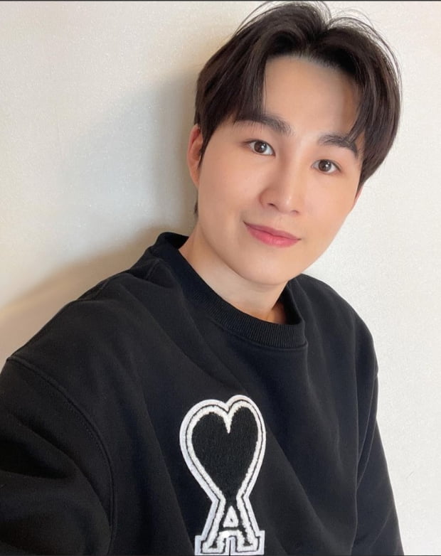 '핫가이' 김희재, 뇌병변장애아동 후원 '선한 영향력'