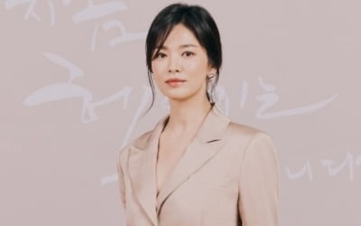 송혜교, 데뷔 첫 넷플릭스行…로맨스만 하는 게 아니었네 [TEN스타필드]