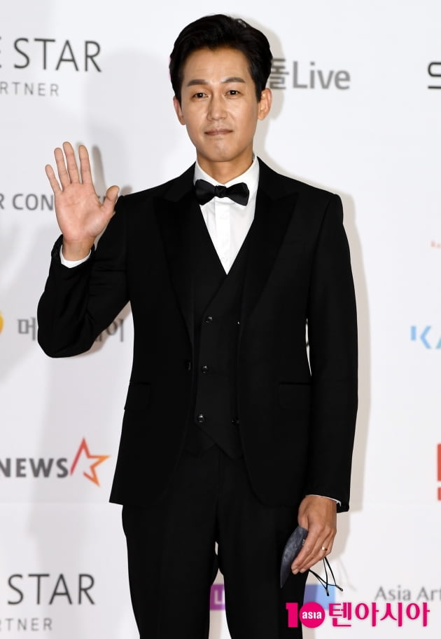 [TEN 포토] 주석태 '젠틀한 인사'