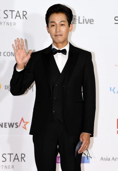[TEN 포토] 주석태 '젠틀한 인사'