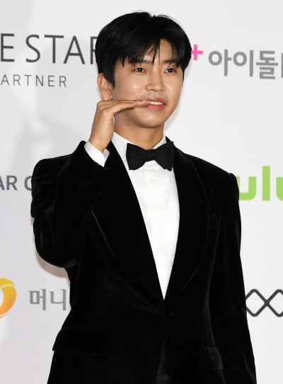 [TEN 포토] 임영웅 '편안한 남사친美 발산'