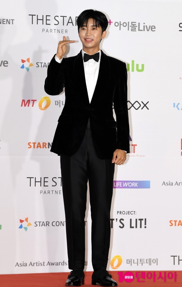 [TEN 포토] 임영웅 '영락없는 왕자님 '