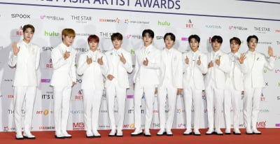 [TEN 포토] 골든차일드 '완전체로 AAA 참석'