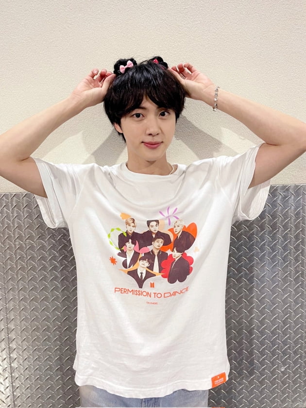 '뿌까머리' 방탄소년단 진, 팬사랑꾼 다운 '귀여움+러블리'