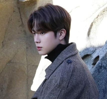 방탄소년단 진, ‘Yours’ 스포티파이·아이튠스에서 쓰는 '전인미답'의 기록