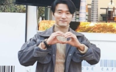 이성재, '절친' 박명수 커피차 인증샷 "오래 해먹어라"