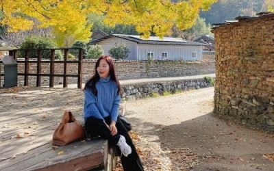 '박성광♥' 이솔이, 가을 나무 아래서 청순미 폭발 "11월의 고성" [TEN★]