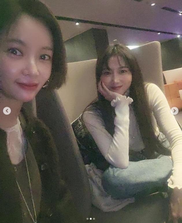 오윤아, 황정음·차예련 고마운 동생들...이쁜애 옆에 또 이쁜애[TEN★]