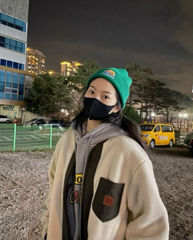 "내 사랑" 류이서, ♥전진과 밤 산책에 초록 골무모자 쓰고 신난 새댁 [TEN★]