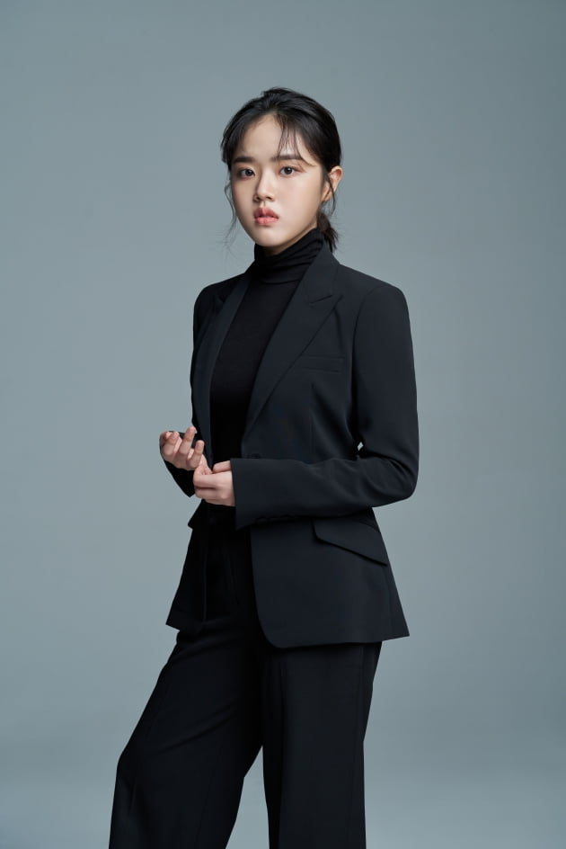 "똑 소리 나네"…김향기, 성숙미 넘치는 새 프로필