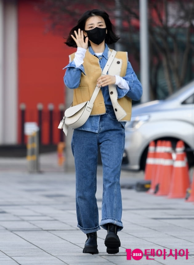 [TEN 포토] 박하선 '청청패션도 완벽하게 소화'