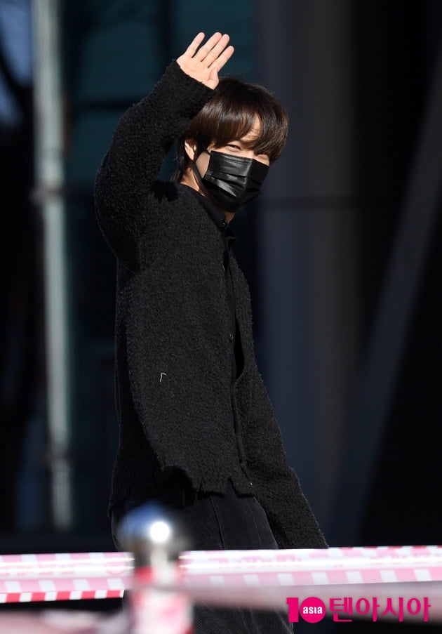 [TEN 포토] 엑소 카이 '생방송 라디오에서 만나요'