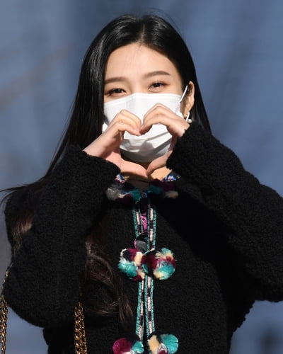 [TEN 포토] 레드벨벳 조이 '매력만점 하트'