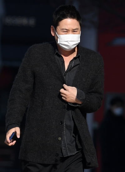 [TEN 포토] 신동엽 '아 눈부셔'