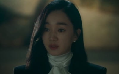 '공작도시' 수애, 첫 등장부터 강렬 카리스마 "웃기지도 않다"