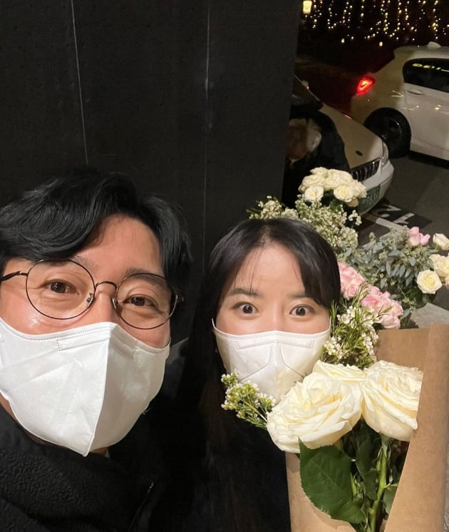 박지연, ♥이수근에게 몇 년 만에 받은 꽃…내조한 보람 있네 [TEN★]
