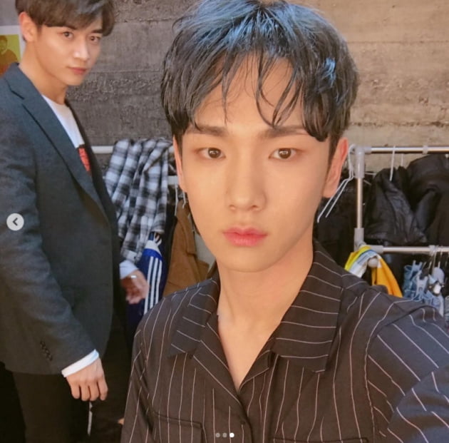 샤이니 키, 민호 생일 축하...동갑내기 우정[TEN★]