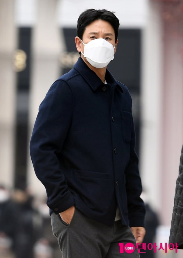[TEN 포토] 이선균 '홍보요정으로 변신'
