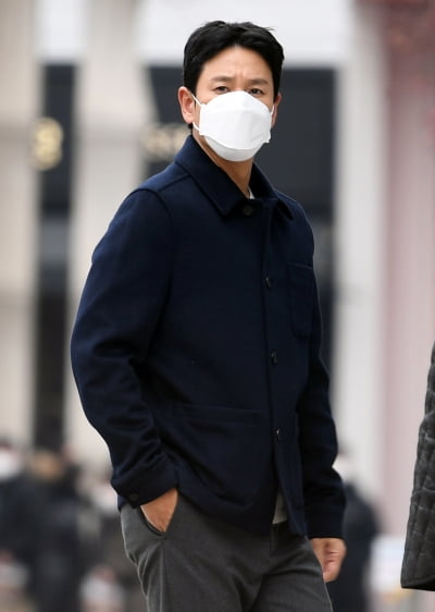 [TEN 포토] 이선균 '홍보요정으로 변신'