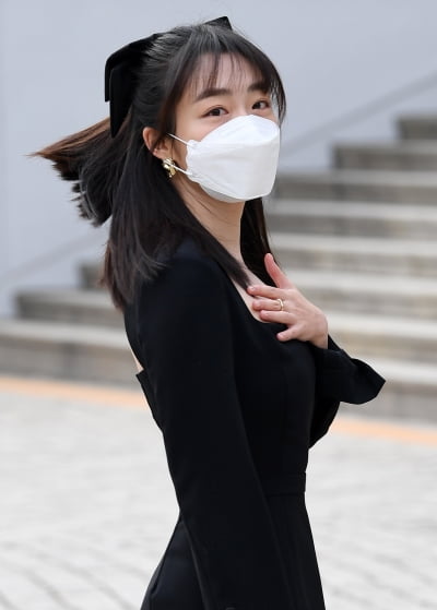 [TEN 포토] 소주연 '뒤돌아 보면 심쿵'