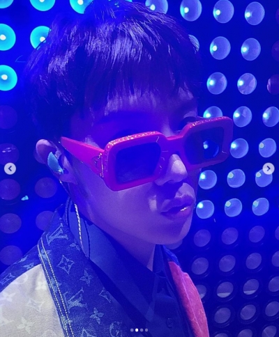 BTS 제이홉, 명품 L사 기죽이는 외모...흑백에서도 빛난다[TEN★]