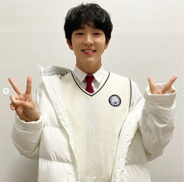 이준기, 40살에 변함없는 교복핏...풋풋한 아름다움[TEN★]