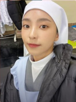 씨스타 윤보라, 수녀 베로니카 입니다...많이 놀라셨죠? [TEN★]