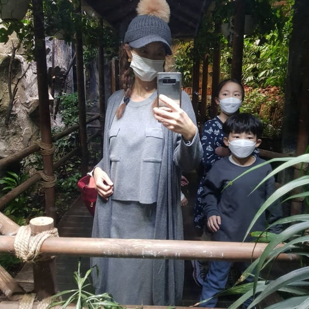 '싱글맘' 이지현, "동물원 되겠네요" 동물애호가 자녀들과 주말 나들이 [TEN★]