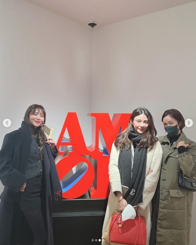 오윤아, 차예련x황정음 미술관 회동...그림 기죽이는 미모들[TEN★]