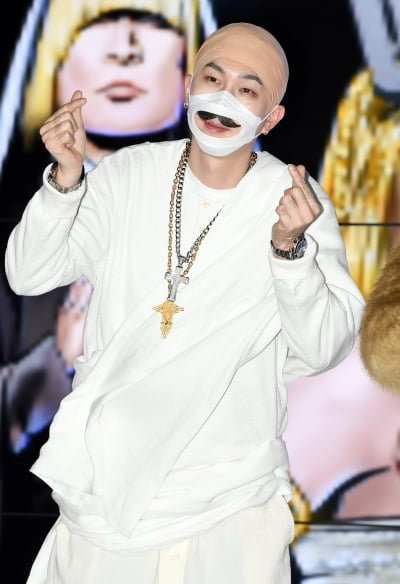 [TEN 포토] 슬리피 '무소유 맛간디로 웃겨드립니다'