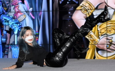 [TEN 포토] 수빈 '누워서 느낌 있게'