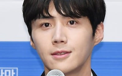 김선호, '사생활 논란'에도 신민아 제쳤다...'올해를 빛낸 탤런트 1위'