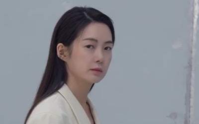 이요원, 애셋맘 맞아? 촬영 중 돋보이는 동안+시크美[TEN★]