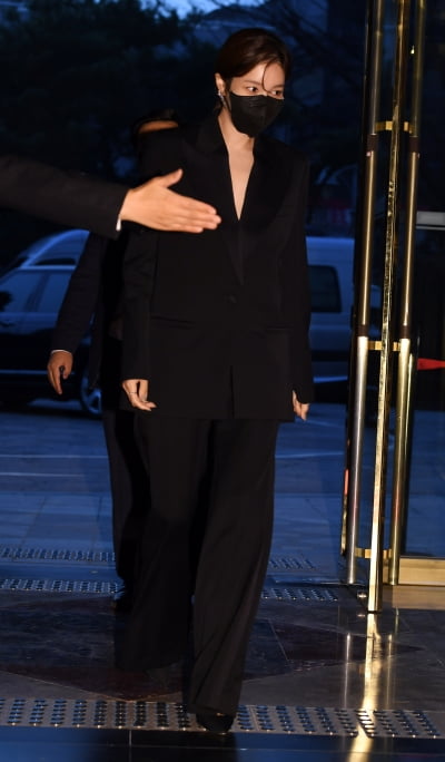 [TEN 포토] 이지아 '등장부터 빛나네'