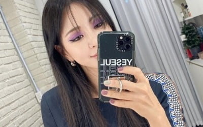 '10살 연하♥' 한예슬, 눈두덩이에 보라색을 칠해도 예쁘네…고양이상 미인 [TEN★]