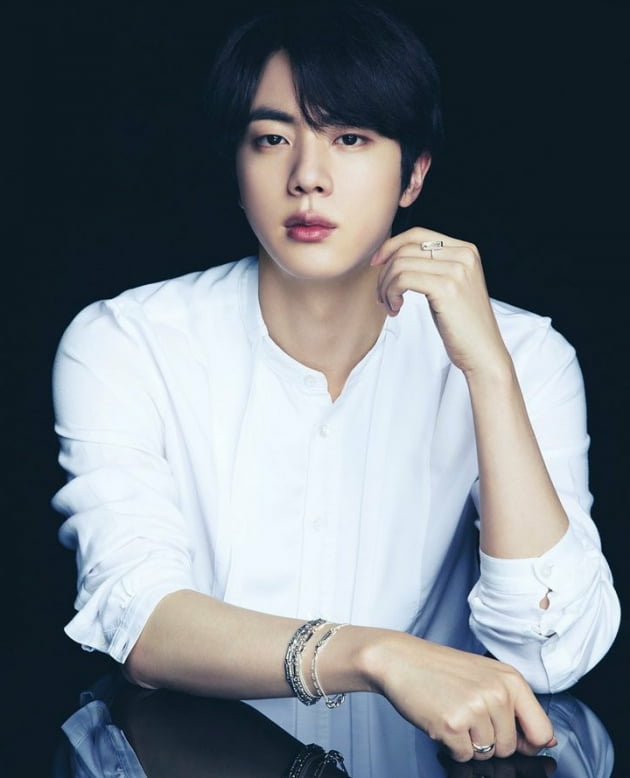 방탄소년단 진, 화이트 셔츠 하나로 빛난 美의 남신