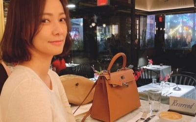 '권상우♥' 손태영, 단발로 변신→H사 명품백 들고 미국 거리서 연말 만끽 [TEN★]