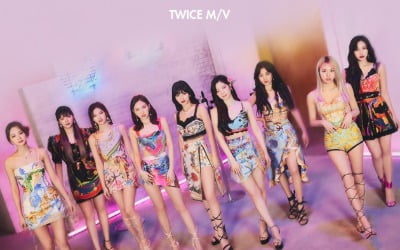 [공식] 트와이스 '알콜 프리' MV 2억 뷰 돌파…15연속 대기록