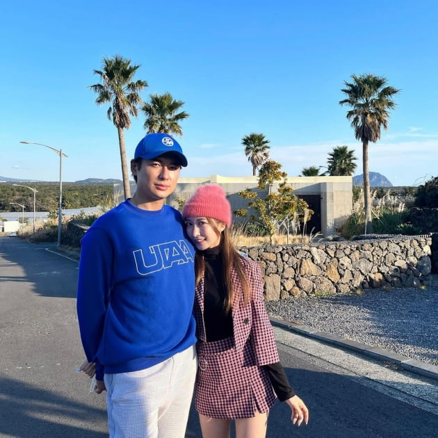 '이지훈♥' 아야네, 제주도 여행 갔다가 제주도에 눌러앉겠어 "신나서 깡충깡충" [TEN★]