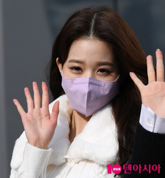 [TEN 포토]아이브 장원영 '햇빛에 더해진 이쁨'