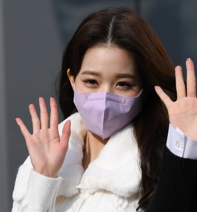 [TEN 포토]아이브 장원영 '햇빛에 더해진 이쁨'