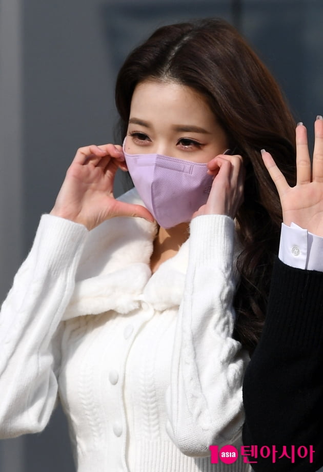 [TEN 포토]아이브 장원영 '상큼한 볼하트'