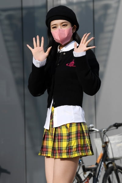 [TEN 포토]아이브 안유진 '늦어서 이만'